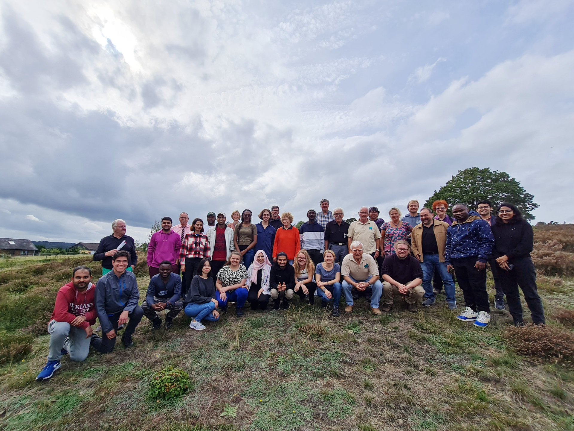 Gruppenfoto aller Beteiligten