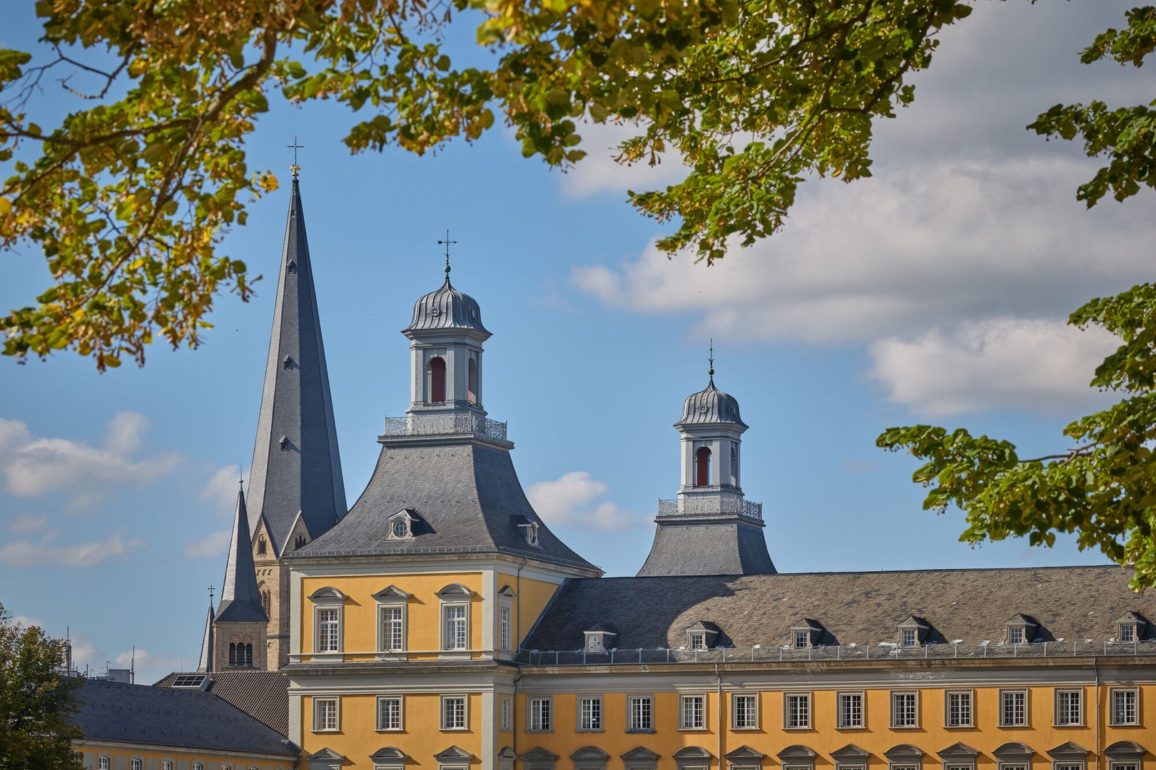 Universität Bonn erzielt Spitzenplatzierungen im Shanghai-Ranking 2024.